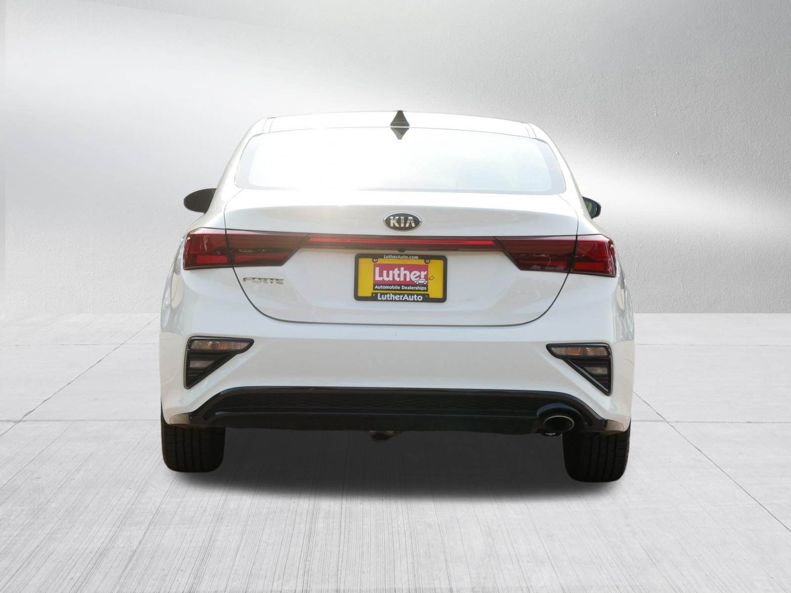 Used 2019 Clear White Kia LXS image 6