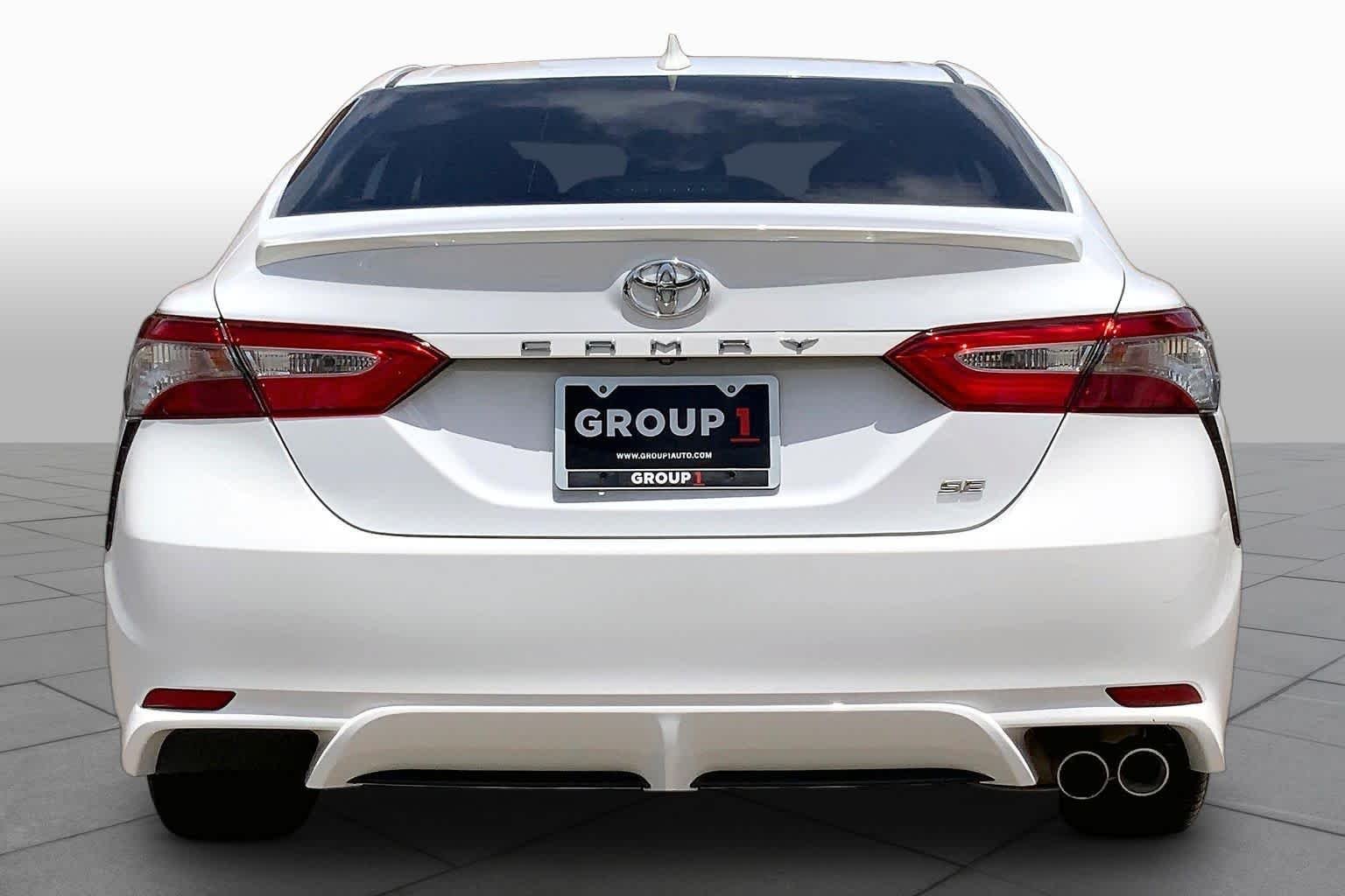 Used 2019 Super White Toyota SE image 5
