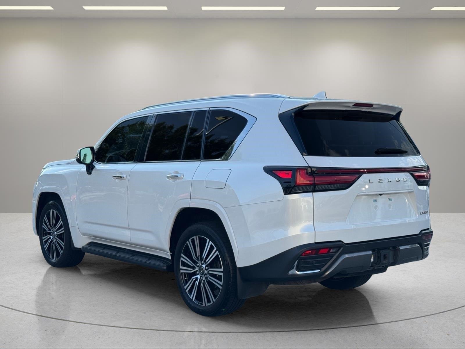 Used 2023 Eminent White Pearl Lexus LX 600 Luxury image 3