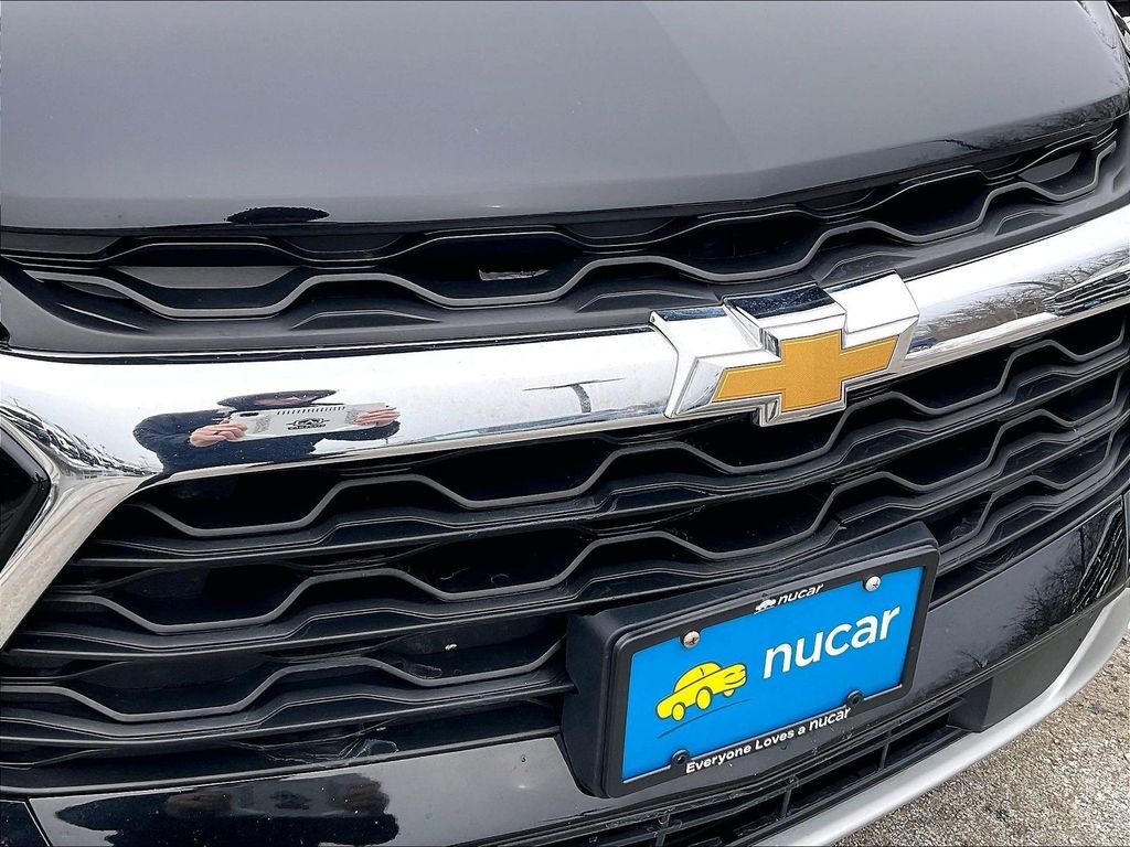 Used 2024 Black Chevrolet LT image 27