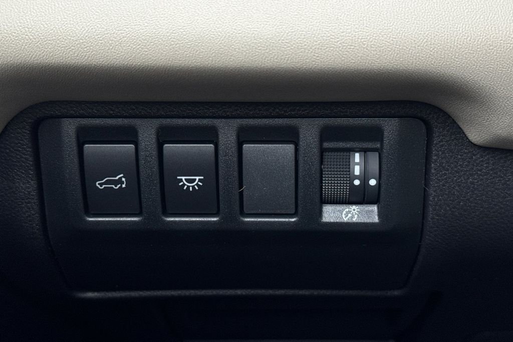 New 2026 CRYSTAL WHITE PEARL Subaru Limited 7-Passenger image 35