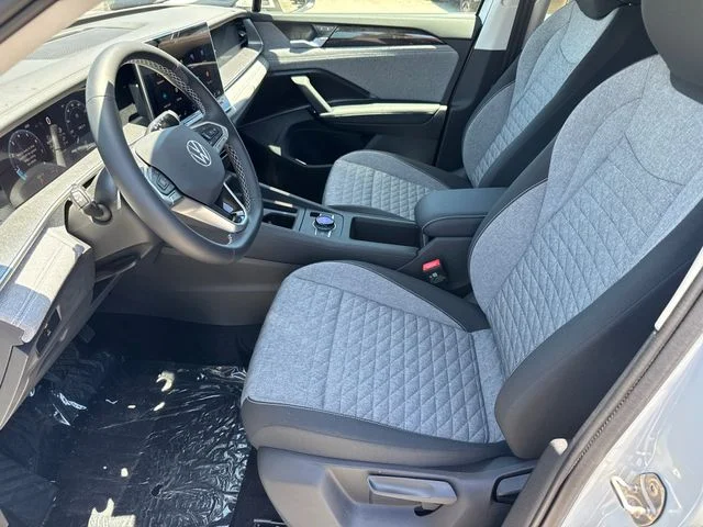 New 2026 Pure White Volkswagen 2.0T S image 31