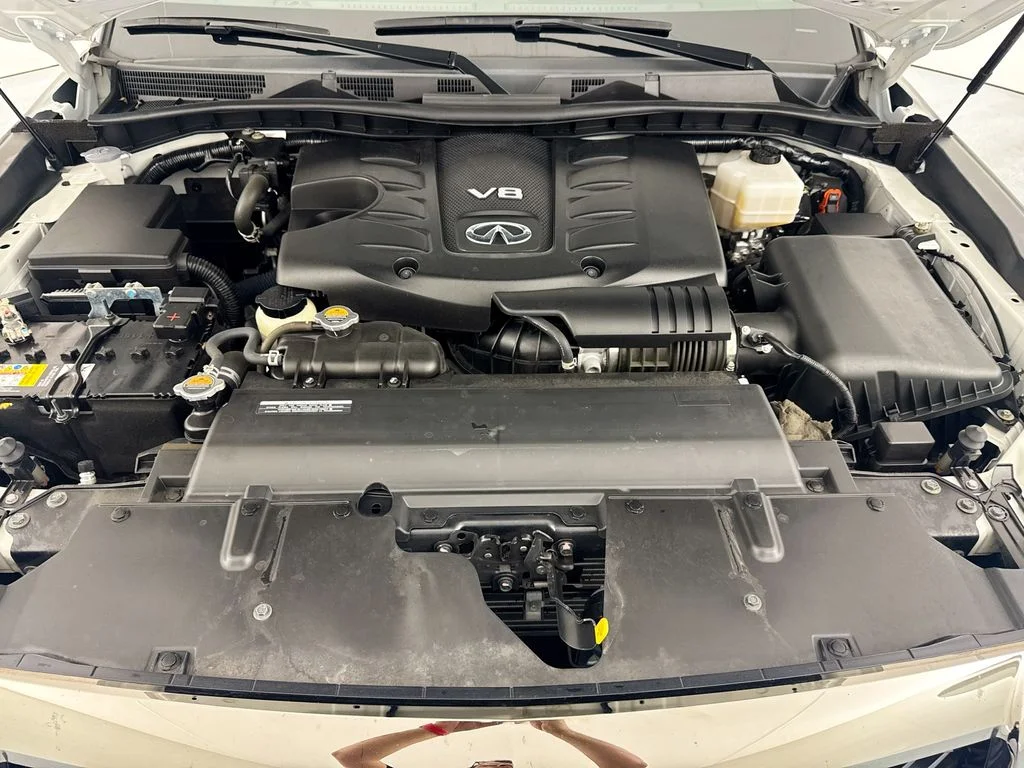 Used 2024 White INFINITI Premium Select image 30
