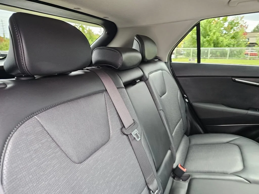 Used 2023  Kia Wave image 13