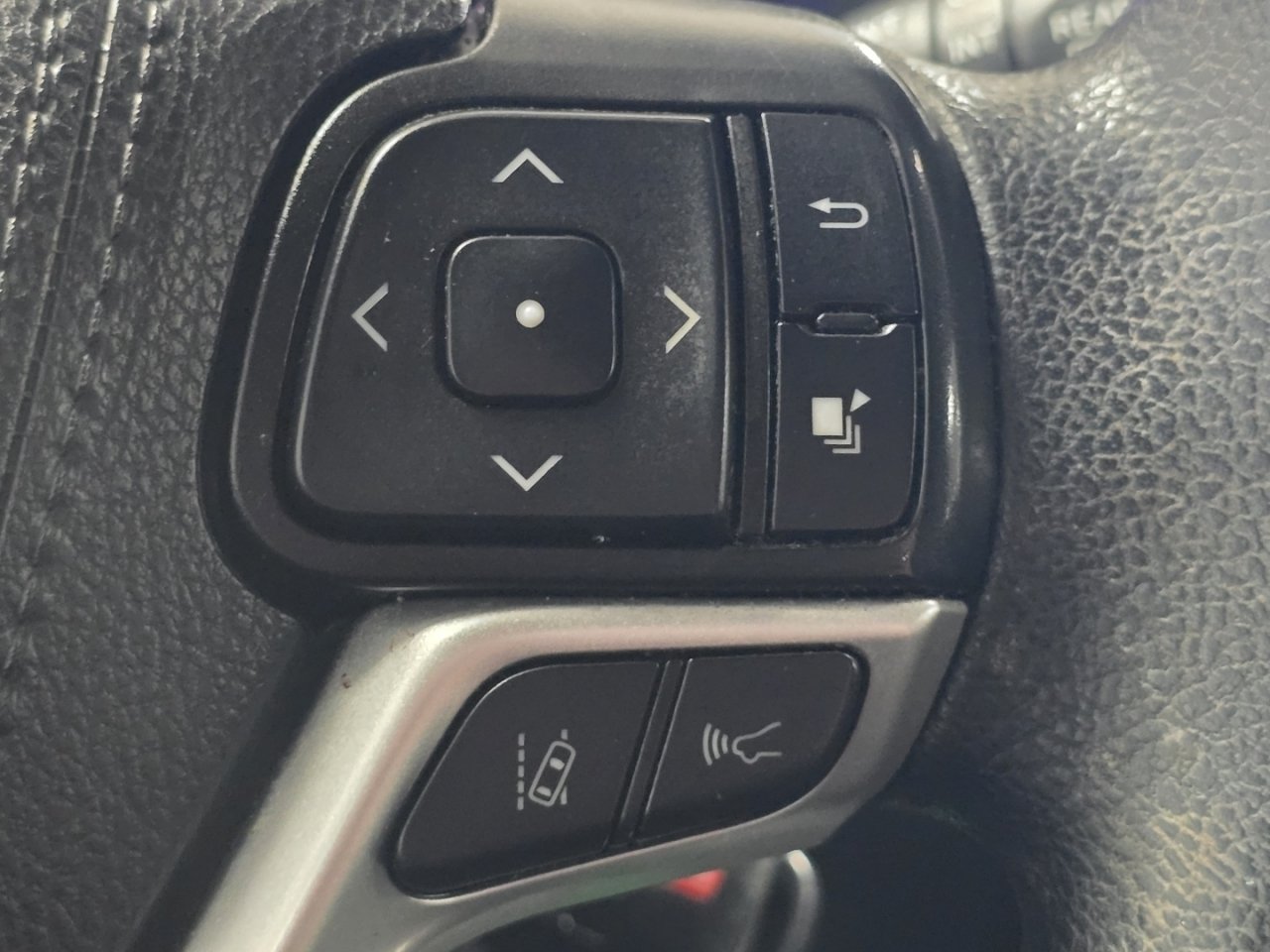 2019 Toyota Highlander LE - Photo 26