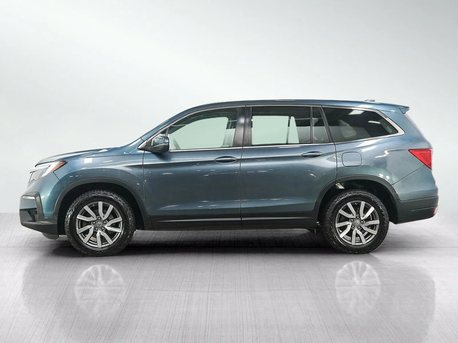 Used 2019 Honda Pilot EX-L with VIN 5FNYF6H45KB083604 for sale in Burnsville, Minnesota