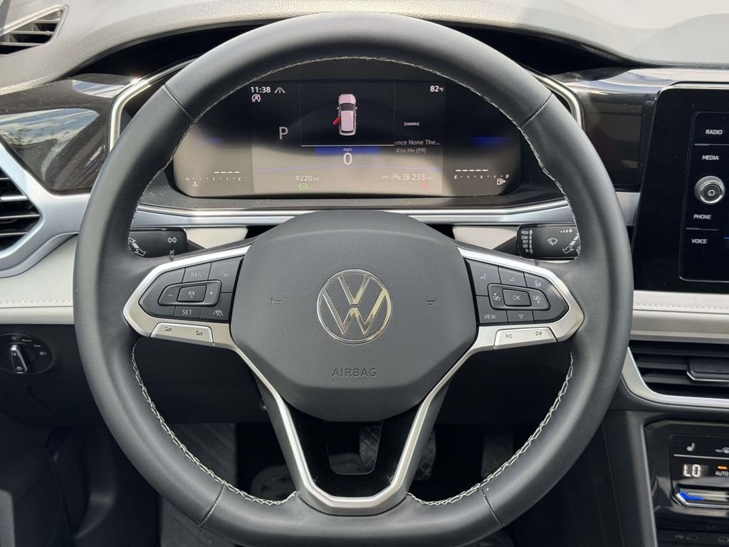 2025 Volkswagen Taos SE - Photo 19