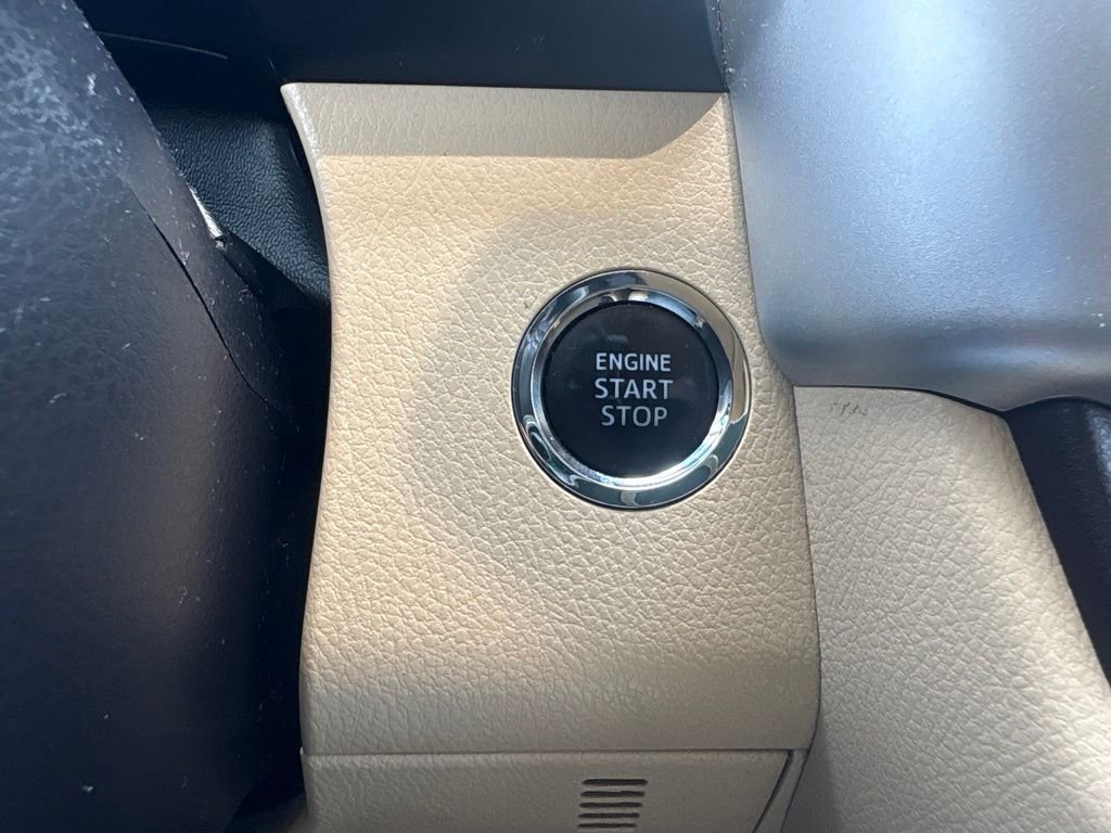Used 2015 Red Toyota Limited Platinum V6 image 26
