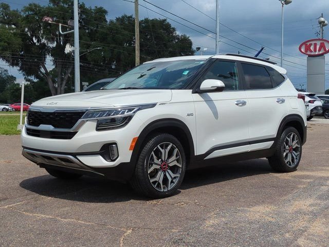 Used 2023 White Kia SX image 1