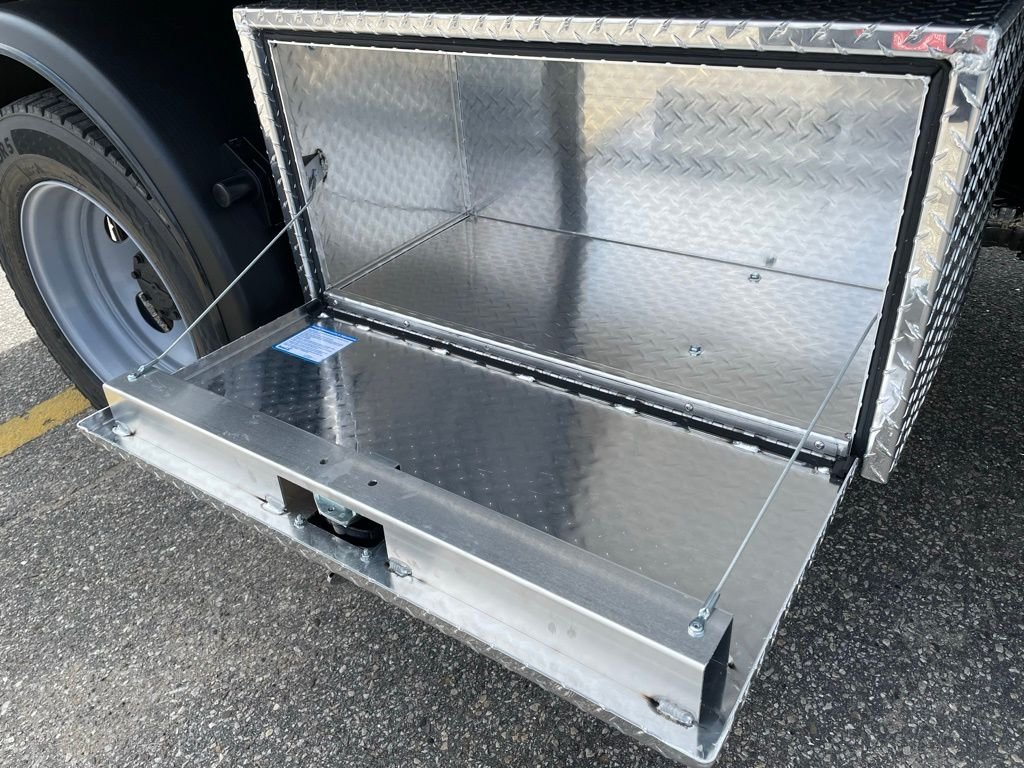 New 2026 Oxford White Ford F-550® XL image 24