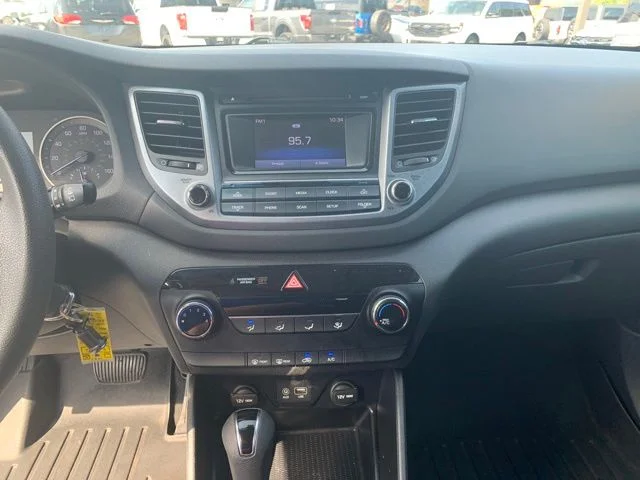 Used 2017 Gray Hyundai SE image 30