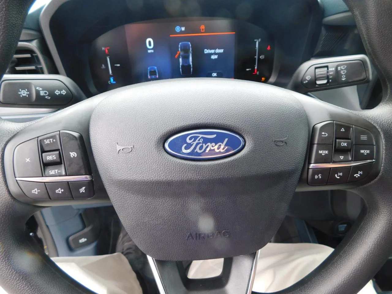 New 2025 Shadow Black Ford XLT image 33