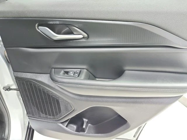 Used 2025 Silver Jeep Altitude image 44