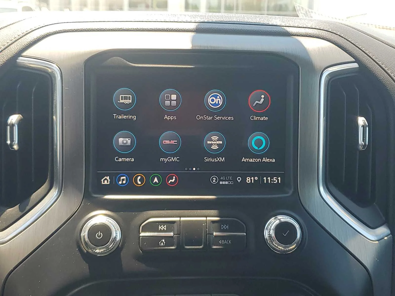 Used 2021 WHITE FROST TRICOAT GMC Denali image 12