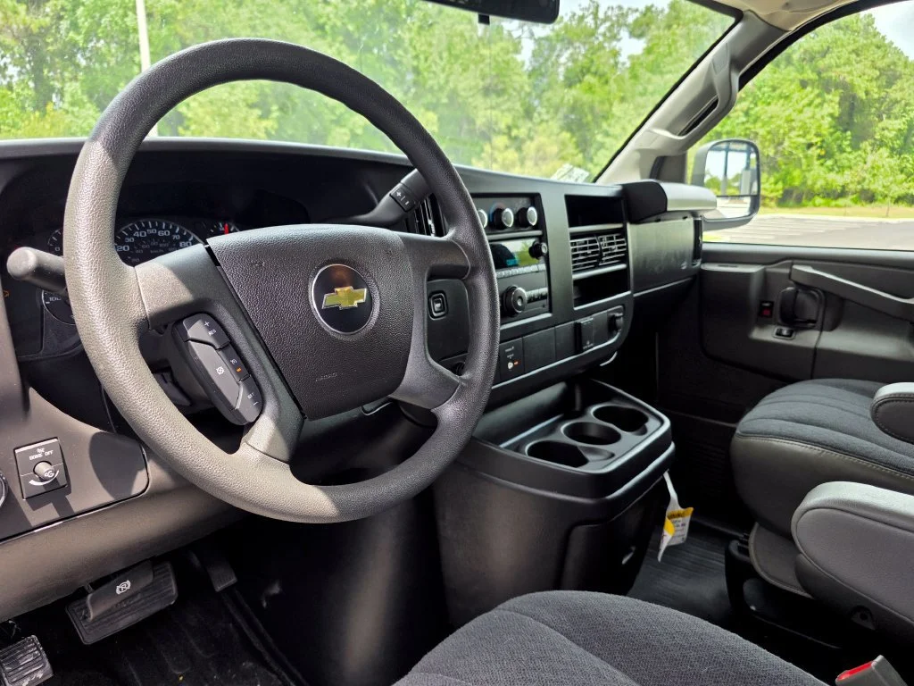 Used 2025 Summit White Chevrolet WT image 7