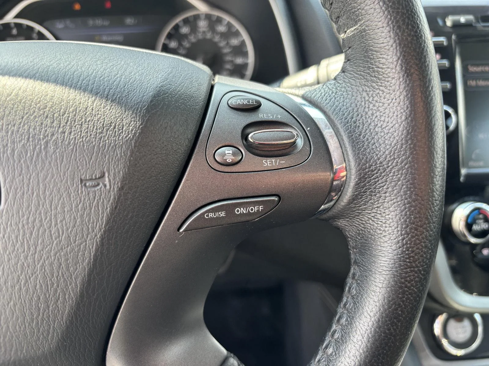 Used 2023  Nissan SV image 28