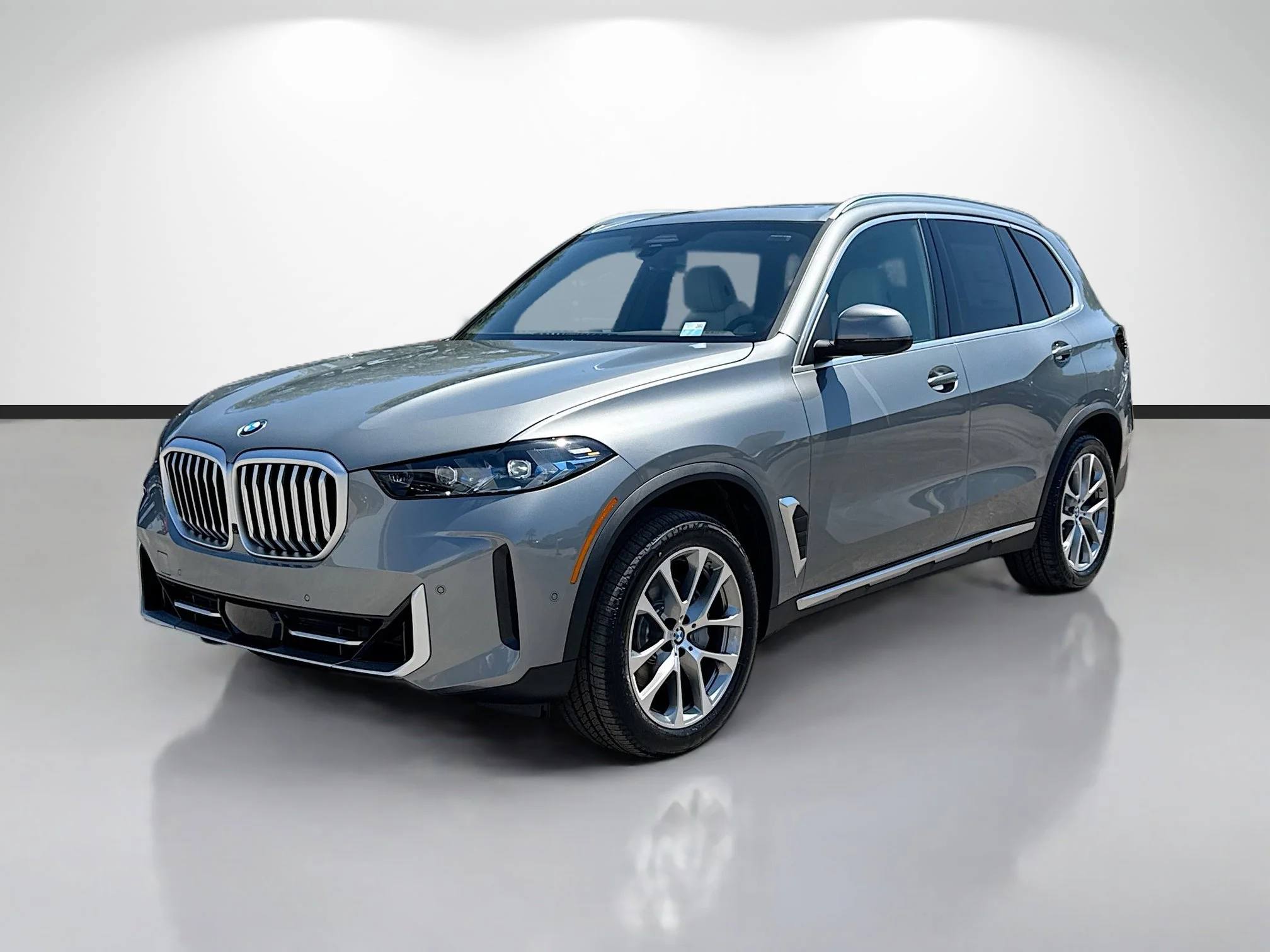 New 2026 Skyscraper Grey Metallic BMW sDrive40i image 7