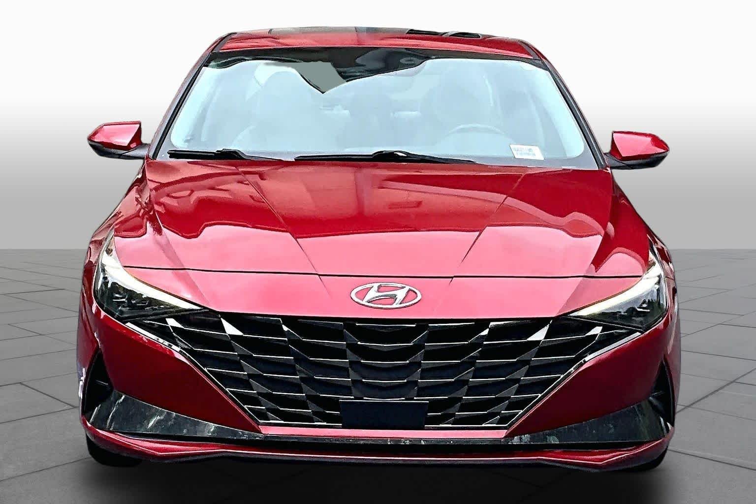 Used 2022 Scarlet Red Pearl Hyundai Limited image 7