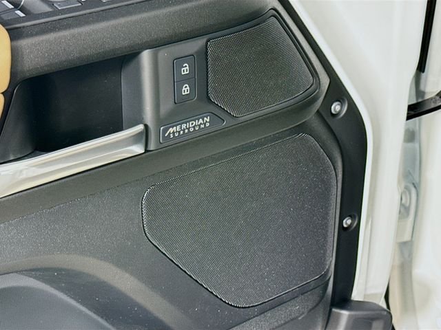 2026 Land Rover Defender V8 - Photo 21