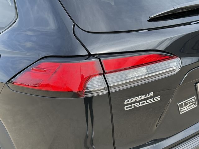 Used 2025 Black Toyota XLE image 5
