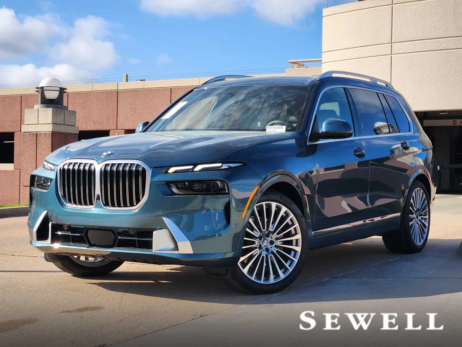 2027 BMW X7