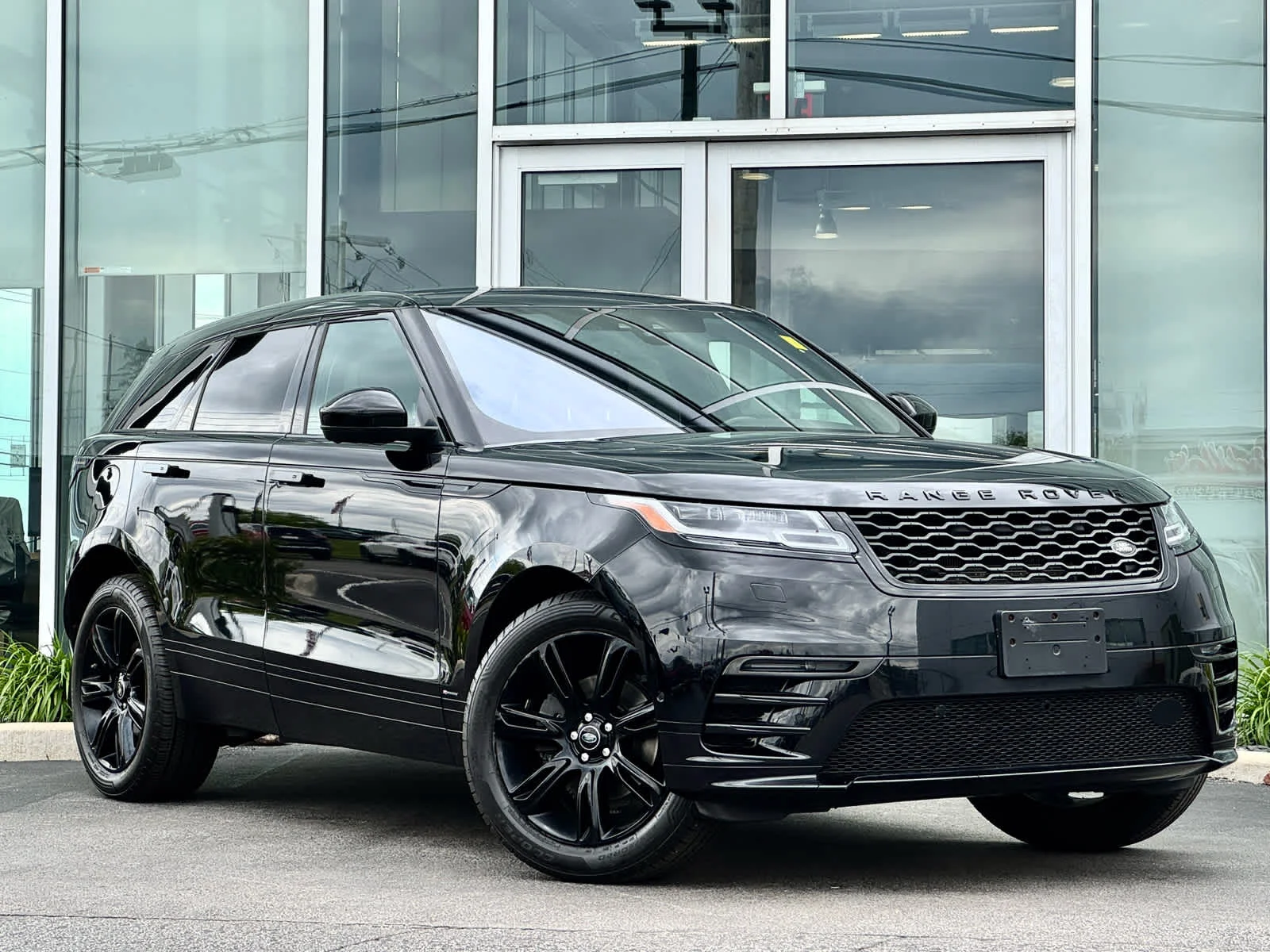 2019 Land Rover Range Rover Velar R-Dynamic SE Si4's photo