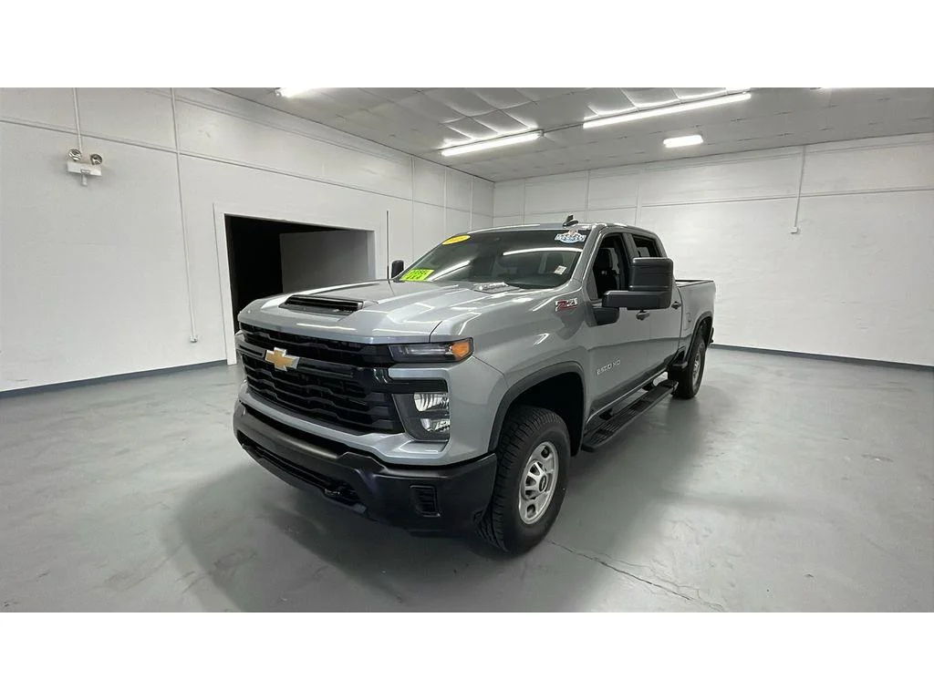 Used 2025 Sterling Gray Metallic Chevrolet WT image 3