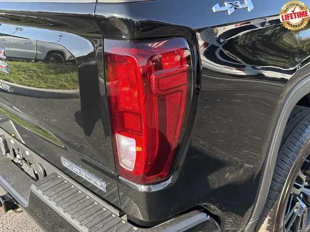 Used 2026 Onyx Black GMC Elevation image 11