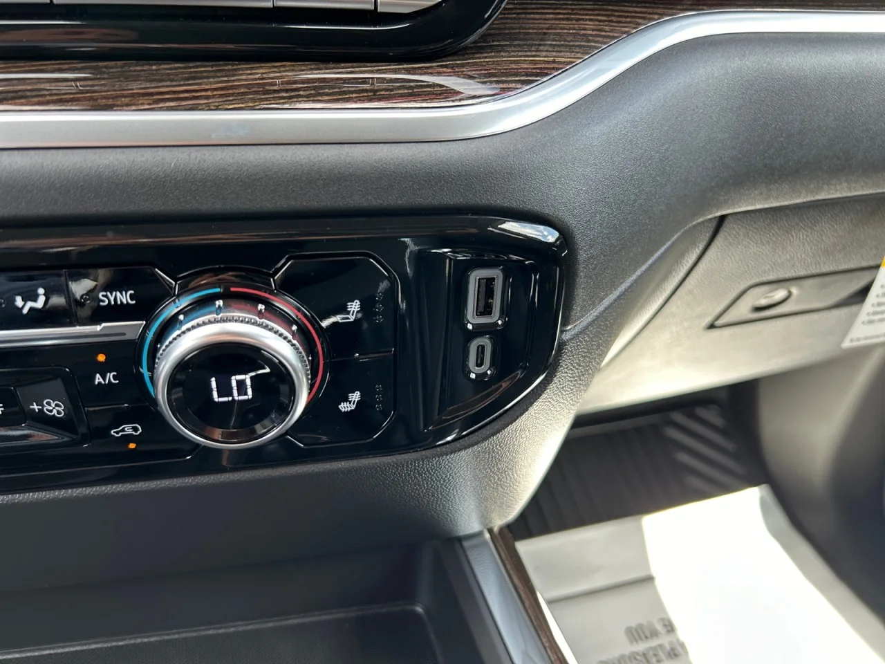 New 2026 Onyx Black GMC Elevation image 13