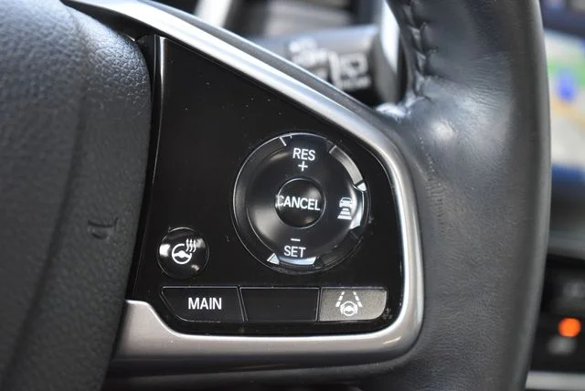 Used 2020 Crystal Black Pearl Honda Touring image 17