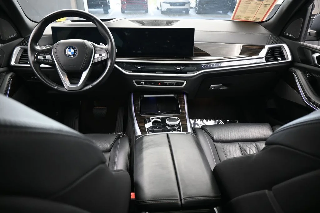 Used 2025 Black Sapphire Metallic BMW xDrive50e image 40