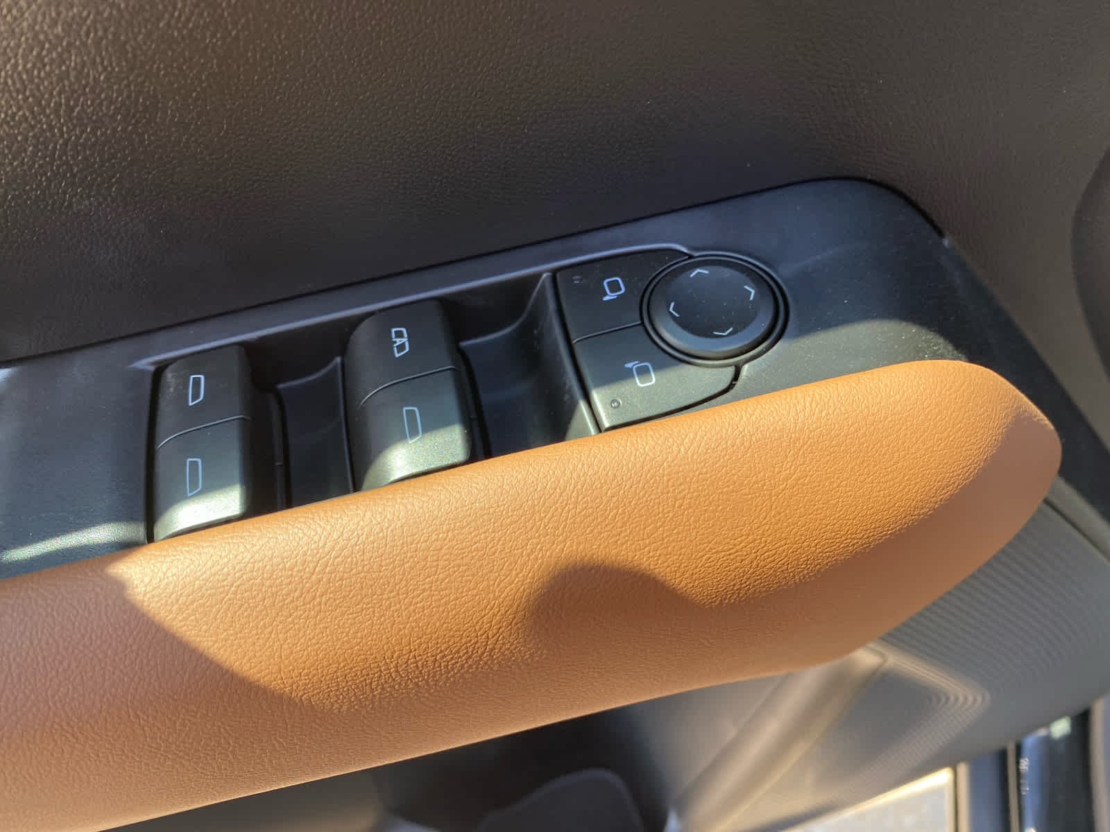 2026 GMC Canyon AT4 - Photo 8
