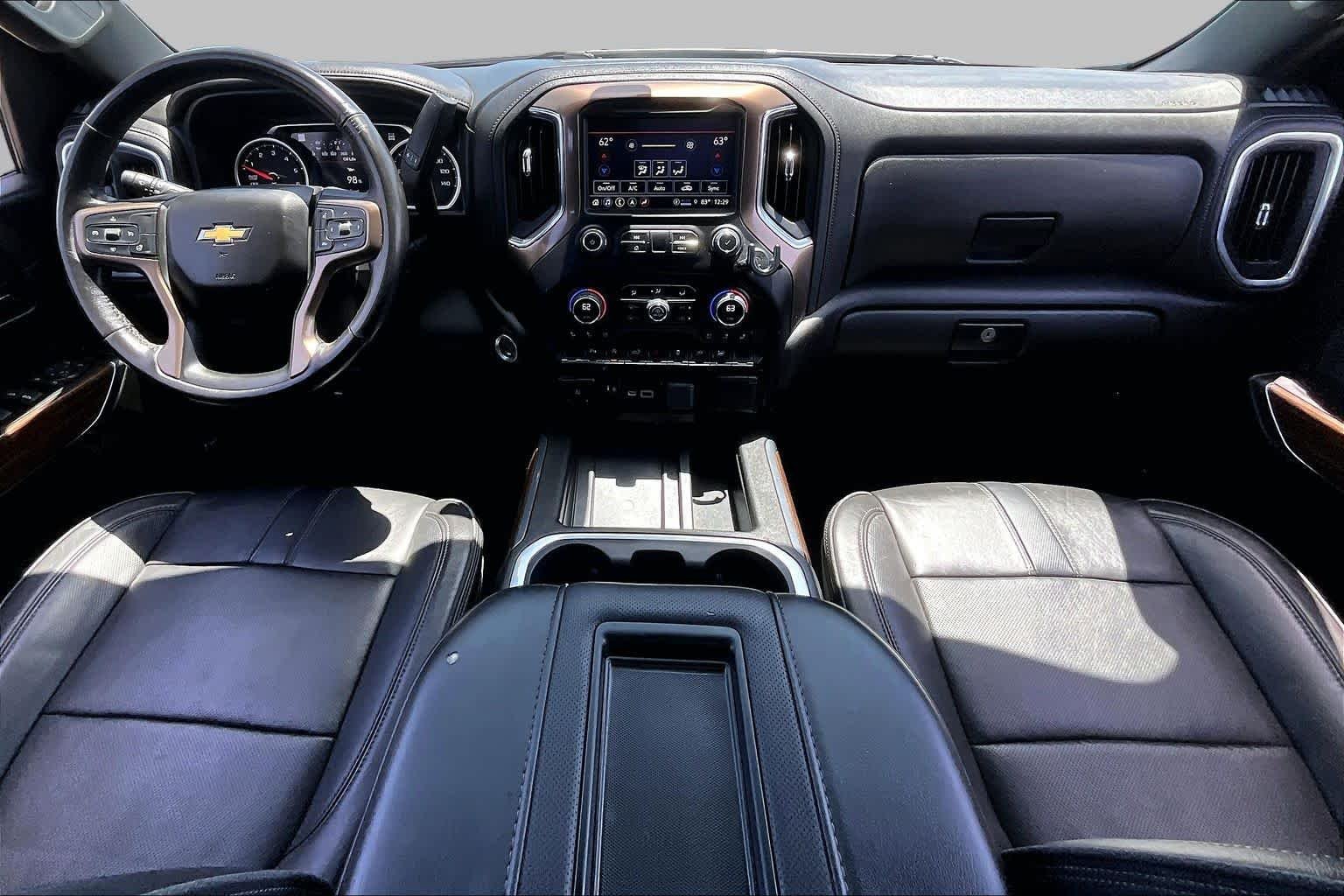 Used 2022 Iridescent Pearl Tricoat Chevrolet High Country image 16