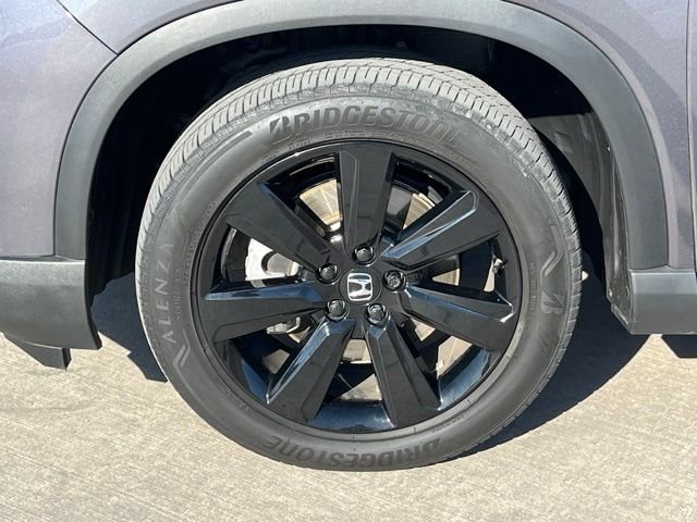 Certified Used 2025 Gray Honda Black Edition image 6