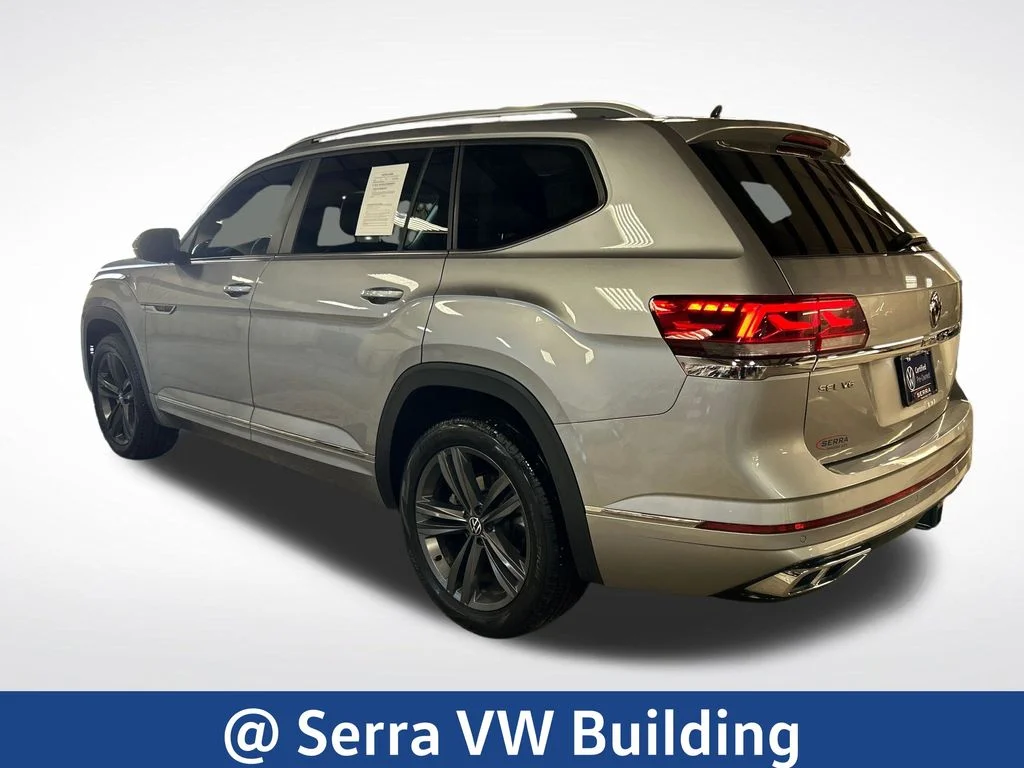 Used 2022  Volkswagen 3.6L V6 SEL R-Line image 3