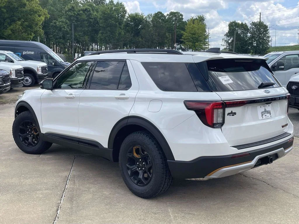 New 2026 Star White Metallic Tri-Coat Ford Tremor® image 5