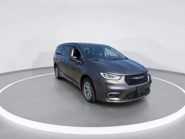 Used 2023 Gray Chrysler Touring L image 2