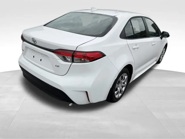 Used 2025 White Toyota LE image 3