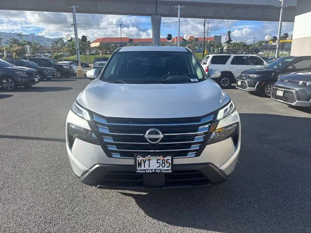 Used 2024 Silver Nissan SV image 8