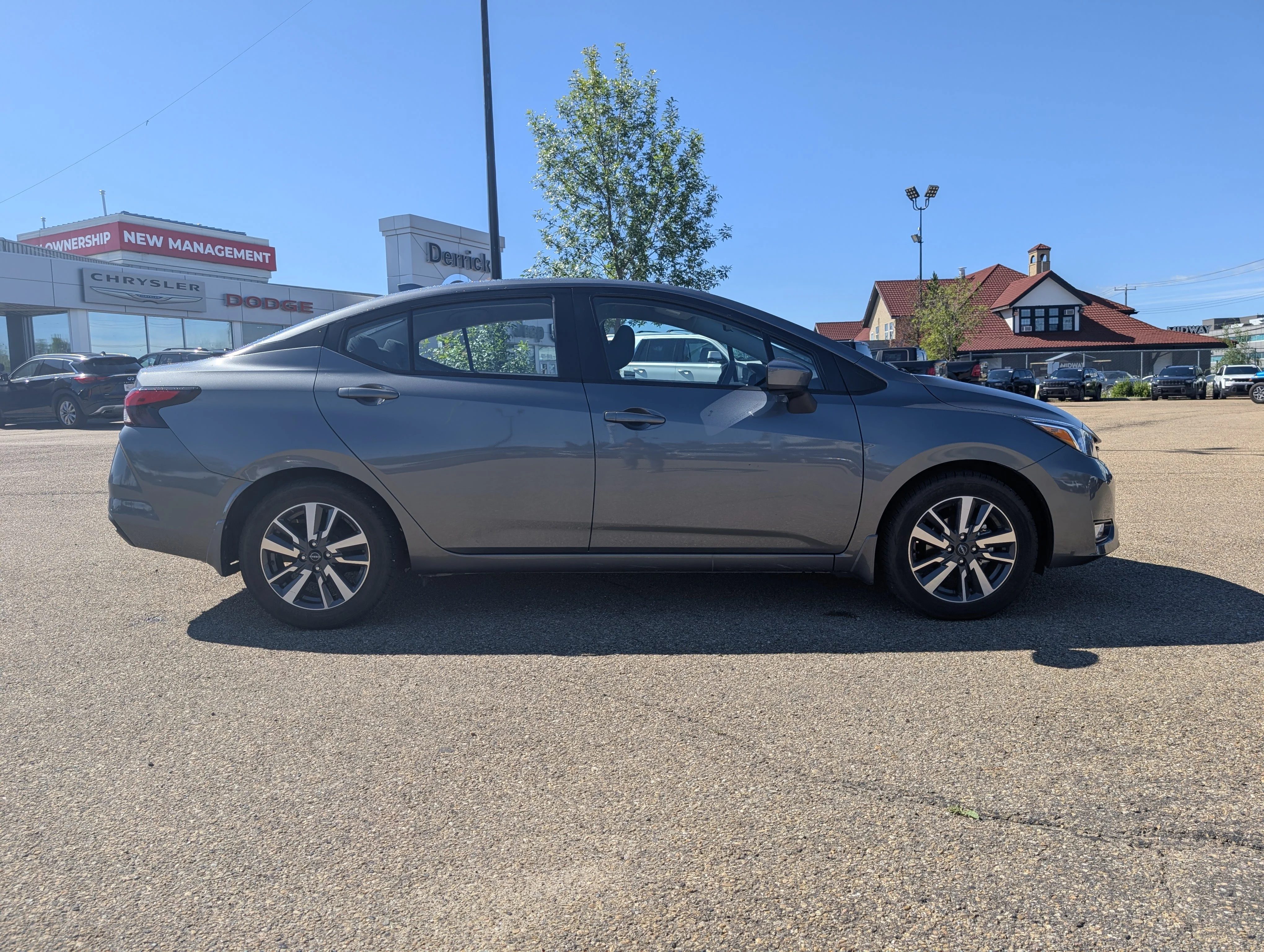 Used 2024 Gray Nissan SV image 8