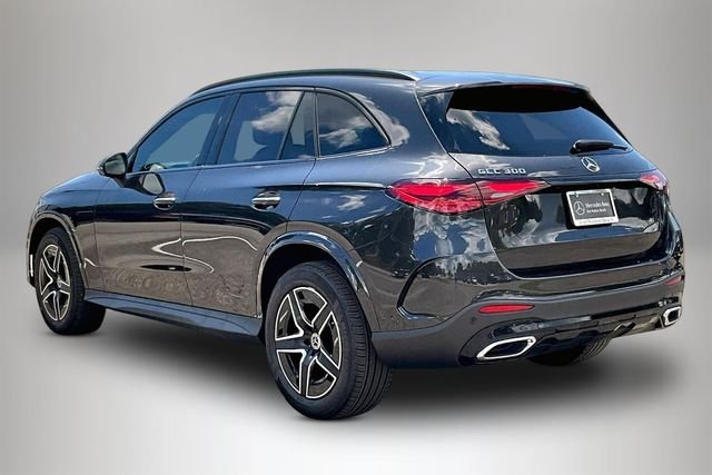 Used 2026 Gray Mercedes-Benz GLC 300 image 4