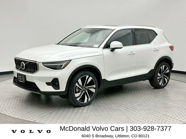2024 Volvo XC40 B5 Plus Bright Theme