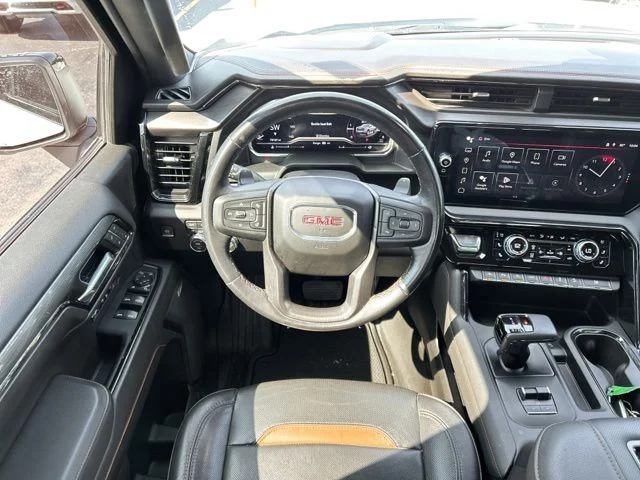 Used 2022 White GMC AT4 image 23