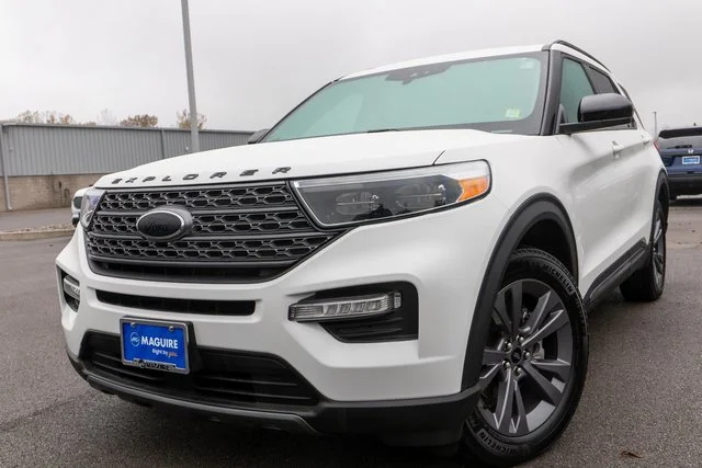Used 2023 White Ford XLT image 1