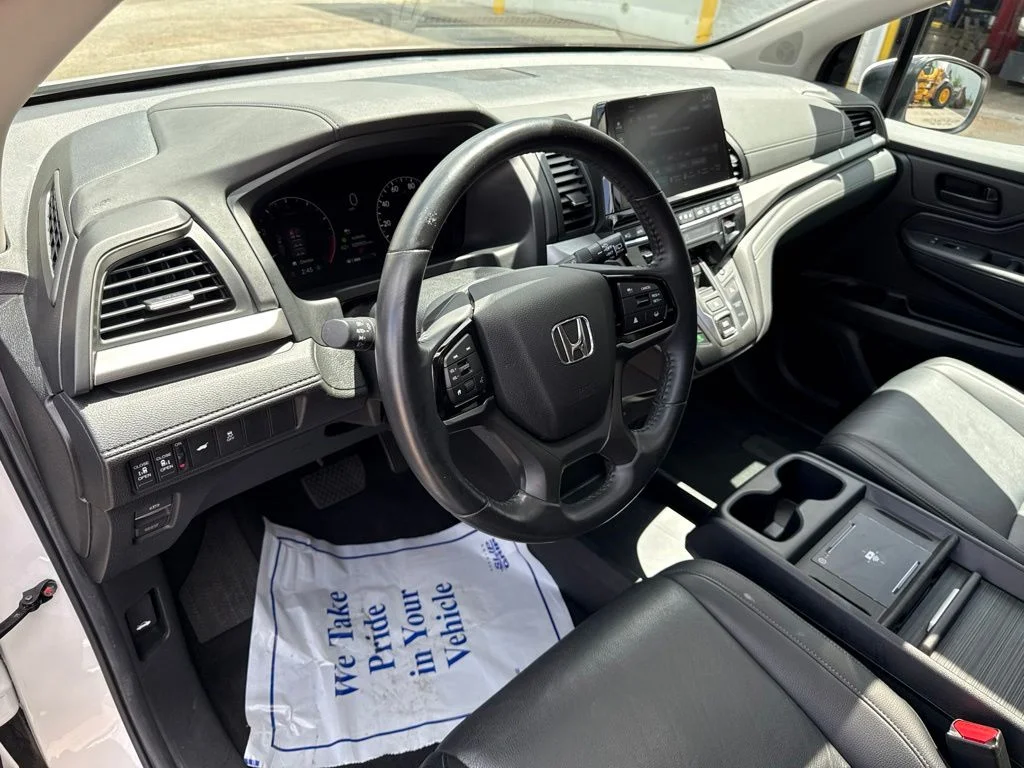 Used 2025 Platinum White Pearl Honda EX-L image 15