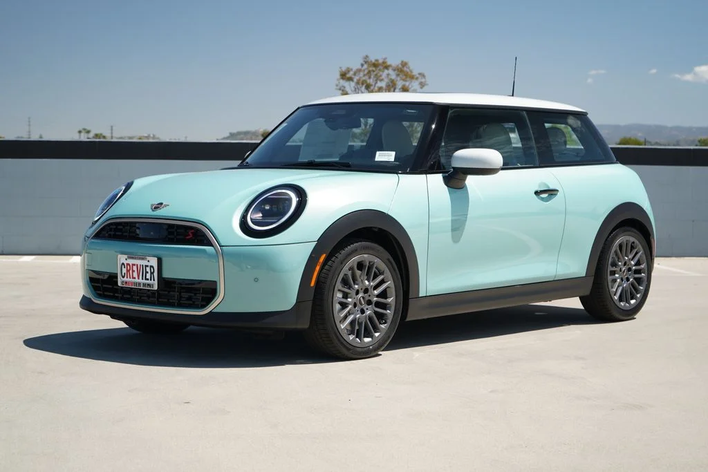 2026 MINI Hardtop Cooper S Signature's photo