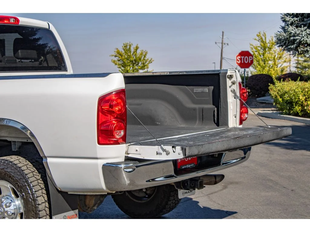 Used 2007 Bright White Clearcoat Dodge Laramie image 10