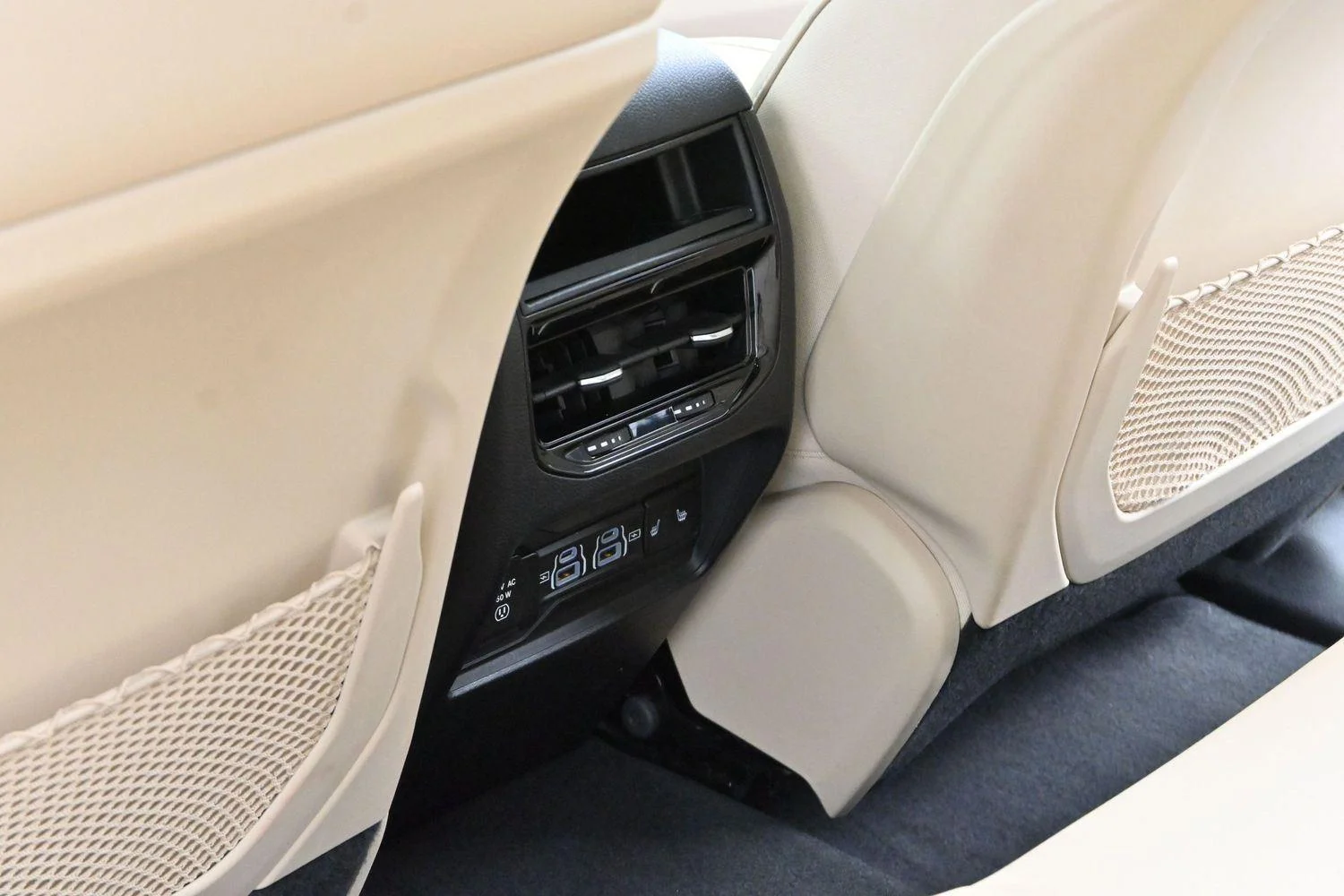 Used 2023 Velvet Red Pearlcoat Jeep Limited image 30