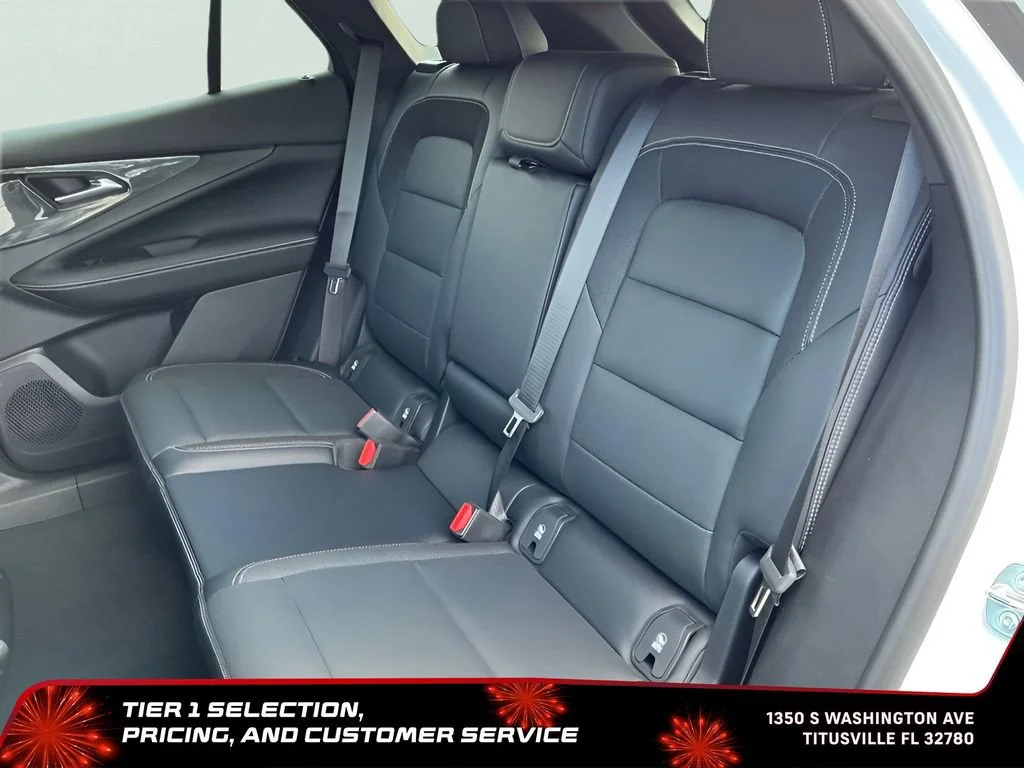 Used 2024 Summit White Chevrolet LT image 23