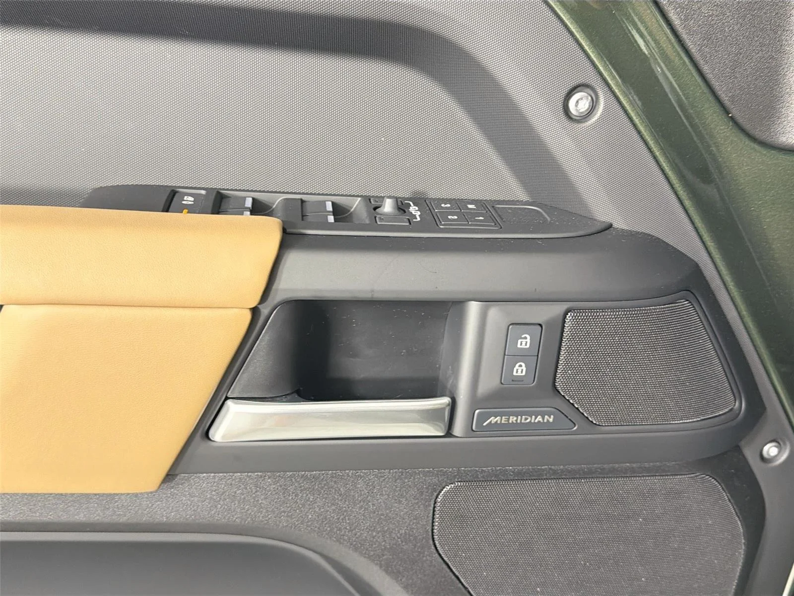 New 2026 Woolstone Green LAND ROVER S image 17